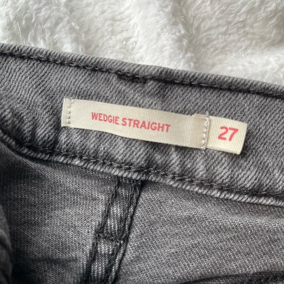 Levi’s Wedgie Straight Jeans - Picture 5 of 5